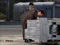 【自動車アセスメント2003】大破する車体、飛び散る部品 画像