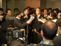 石原国交相、疑惑打ち消しに躍起 画像