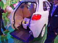 【上海モーターショー11】電動バイク搭載のコンパクトEV　吉利汽車 画像