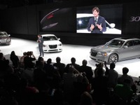 【ニューヨークモーターショー11】クライスラー 300C に2つの個性…スポーツ＆ラグジュアリー 画像