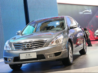 【上海モーターショー11】日本と顔が違う日産 ティアナ 画像