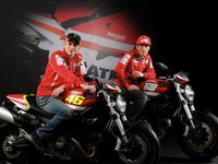 MotoGPモチーフのアートキット…ドゥカティ 画像