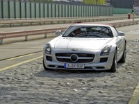メルセデスベンツ SLS AMG ロードスターが間もなく登場 画像