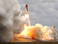 NASA、スペースシャトル「エンデバー」の打ち上げに成功 画像
