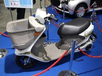 【人とくるまのテクノロジー11】電動バイクの試乗が人気 画像