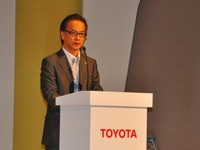 トヨタ友山常務「トヨタフレンド実用化は12年発売のPHVから」 画像