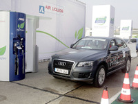 アウディ Q5 に燃料電池コンセプト 画像