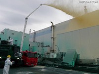 東電、福島原発での飛散防止剤散布画像を公開 画像