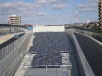 国内高速道路最大規模の太陽電池モジュール　NEXCO中日本 画像