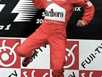 【F1日本GP 速報】やった! やった! やった! 一騎討ちを制したシューマッハ 画像