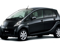 三菱 i-MiEV 廉価版を正式発表、東芝製バッテリー搭載で10.5kWh 画像