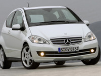 メルセデスベンツ、小型クロスオーバー計画か 画像