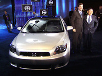 【デトロイトショー'04速報】トヨタ/サイオン初の専用モデル…『tC』 画像