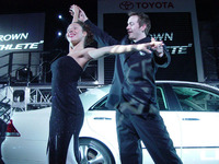 【東京オートサロン'04続報】トヨタ、ハリウッド仕込みの過激ショー 画像