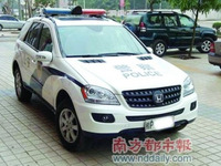 ホンダバッジのメルセデスポリスカー?!…中国公安警察 画像