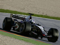 マクラーレン、新型車「MP4-19」のコクピットが小さすぎ? 画像