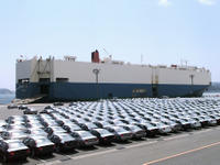 自動車輸出、マイナス幅が縮小---6月の貿易統計 画像