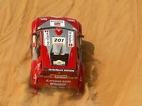 【パリダカ】第14レグ---バタネンがリタイヤ、三菱は余裕 画像