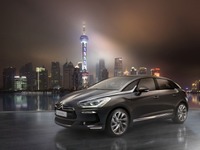 帝人化成の樹脂、シトロエン DS5 のウィンドウに採用 画像