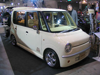 【東京オートサロン'04続報】中を覗いて……タイロス『タント』 画像