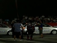 縦列駐車のギネス世界記録、早くも更新［動画］ 画像