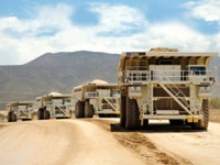 【新聞ウォッチ】それぞれの円高対応、コマツ会長「攻撃は最大の防御」 画像