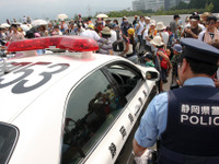 新東名高速をレーシングカーが走った 画像