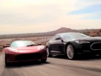 テスラのEVスポーツ、揃い踏み…ロードスターとモデルS［動画］ 画像