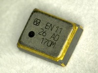 日本電波工業、GPS用水晶発振器を開発 画像