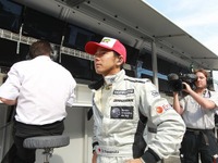 山本左近、F1ロックスでDJに挑戦 画像