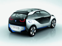 BMWのEV「欧州価格は 5シリーズ 以下に」…会長発言 画像