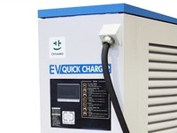 NTTファシリティーズ、通信ネットワーク対応のEV用急速充電器を発売 画像