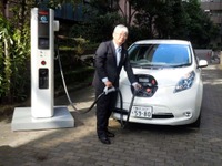 【日産 急速充電器 発表】手を汚さず楽に充電できる 画像