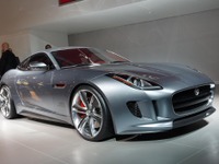 【フランクフルトモーターショー11】ジャガーのHVスポーツ、C-X16…ターゲットはポルシェ911?! 画像