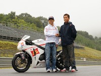 レッドブルによる日本初のフォトセッション、台風の影響で中止 画像