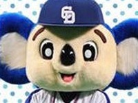 ドラゴンズ落合監督退任、ドアラが「気合い!!」 画像