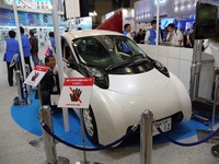 【CEATEC 11】レアなクルマ、『SIM-LEI』を見よう 画像