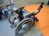 【福祉機器展11】ヤマハ、スマホに電動車いすの情報を表示 画像