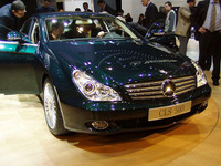 【ジュネーブモーターショー'04速報】メルセデス独自の4ドアクーペ---『CLS』 画像