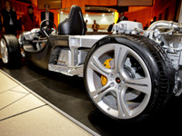 【マクラーレン MP4-12C 日本発表】写真蔵…F1直系のロードゴーイングGT 画像