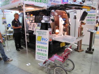 【福祉機器展11】車いすのまま乗れる軽キャン…島田商事 画像