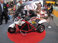 【福祉機器展11】車いすでもバイクの運転が可能に…ワイディーエス 画像