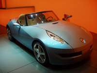 【ジュネーブモーターショー'04速報】デザインに吹く風…ルノー『ウィンド』 画像