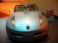 【ジュネーブモーターショー'04速報】エクステリアは川の石…ルノー『ウィンド』 画像