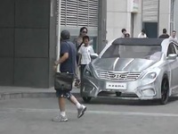 中国製ヒュンダイ、新型車に人力ペダル駆動［動画］ 画像