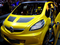 【ジュネーブモーターショー'04速報】オペル『トリックス』は真剣 画像