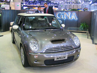 【ジュネーブモーターショー'04速報】さらに実用的に…カスターニャ『MINIワゴン』 画像