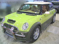 【ジュネーブモーターショー'04速報】ふくらんだ……『MINIワゴン』 画像