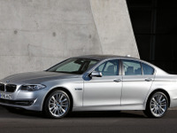 BMW 5シリーズ 燃費改善…523i に直4エンジン 画像