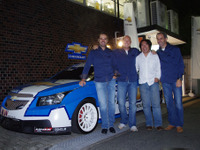 WTCC マシンが住宅街に!?　シボレードライバー来日パーティ 画像